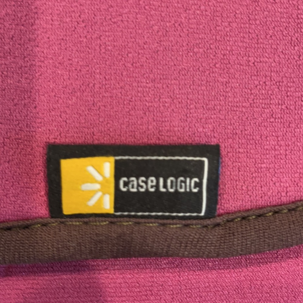 Case Logic - Pink Computer Case - Picture 3 of 3